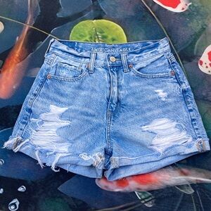 🐲💙 American Eagle Distressed Mom Short